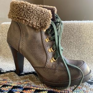 Women’s Size 8 Brown Bur Boots